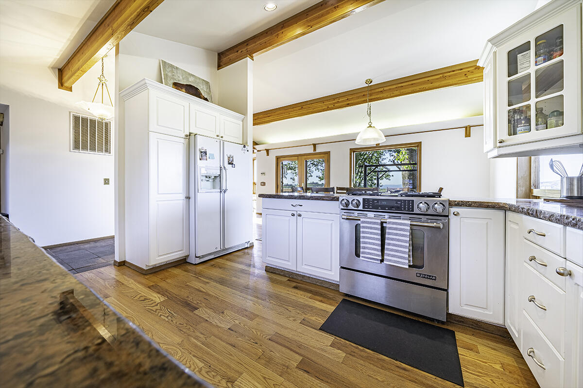 3960 Independence School Road Medford, OR 97501 - Photo 12 of 47 DSC07346-Edit