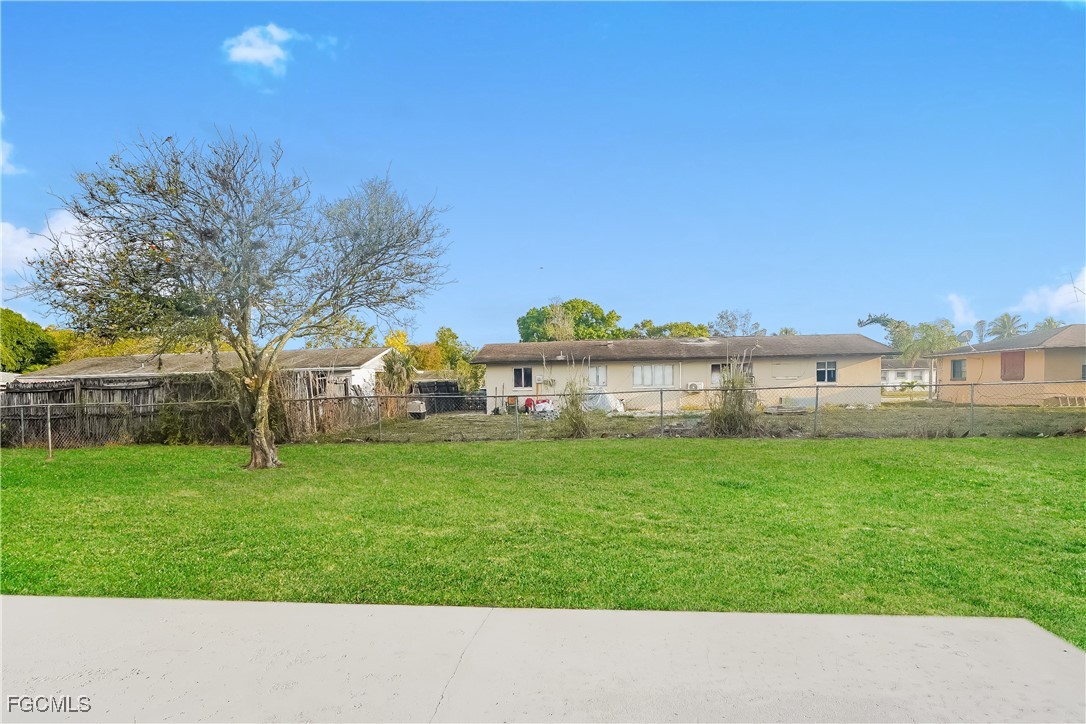 19 Kingsman Circle Fort Myers, FL 33905 - Photo 15 of 16