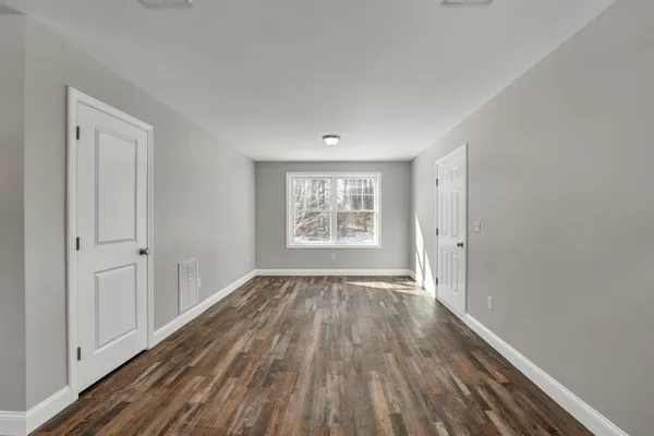 $2,200 | 259 Stage Road, Unit 4, Nottingham, NH 03290