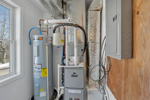 $2,200 | 259 Stage Road, Unit 4, Nottingham, NH 03290