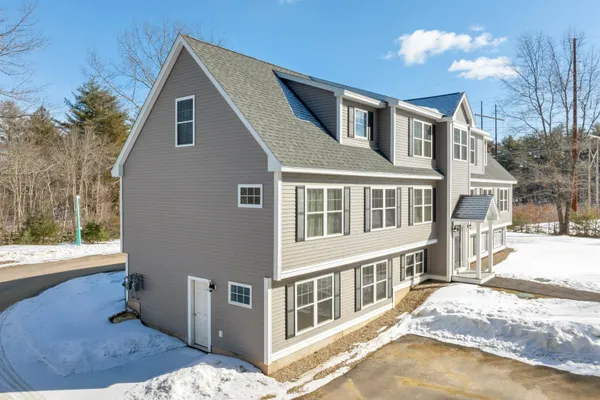 $2,200 | 259 Stage Road, Unit 4, Nottingham, NH 03290