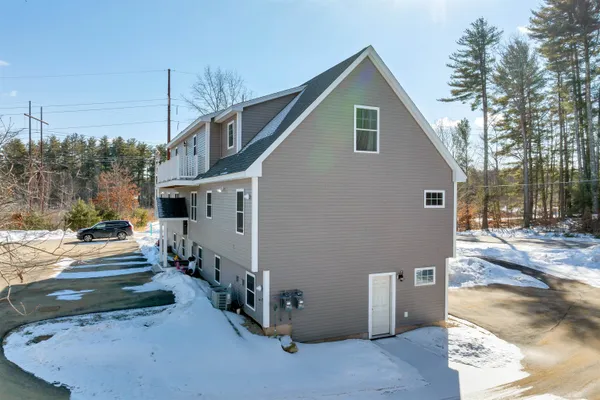 $2,200 | 259 Stage Road, Unit 4, Nottingham, NH 03290