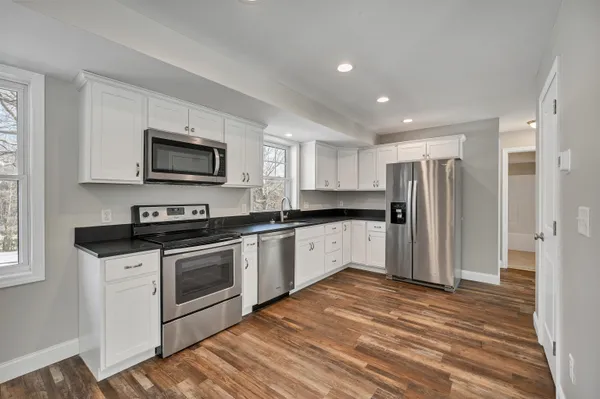 $2,200 | 259 Stage Road, Unit 4, Nottingham, NH 03290