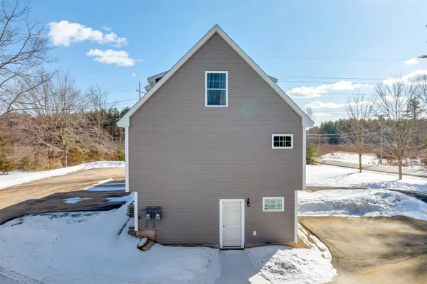 $2,200 | 259 Stage Road, Unit 4, Nottingham, NH 03290