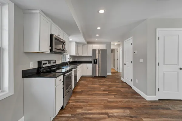 $2,200 | 259 Stage Road, Unit 4, Nottingham, NH 03290