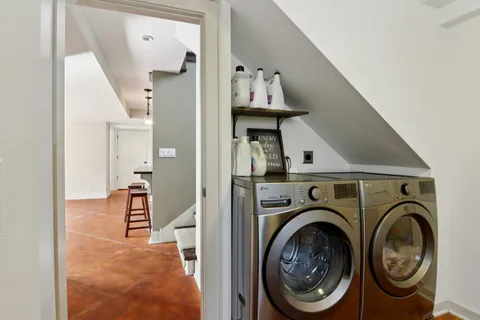 $925,000 | 635 Signal Hill Road, North Barrington, IL 60010