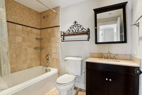 $925,000 | 635 Signal Hill Road, North Barrington, IL 60010