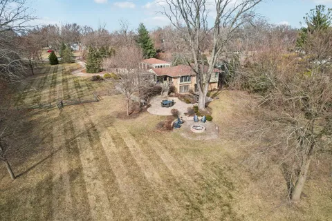 $925,000 | 635 Signal Hill Road, North Barrington, IL 60010