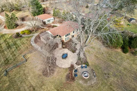 $925,000 | 635 Signal Hill Road, North Barrington, IL 60010