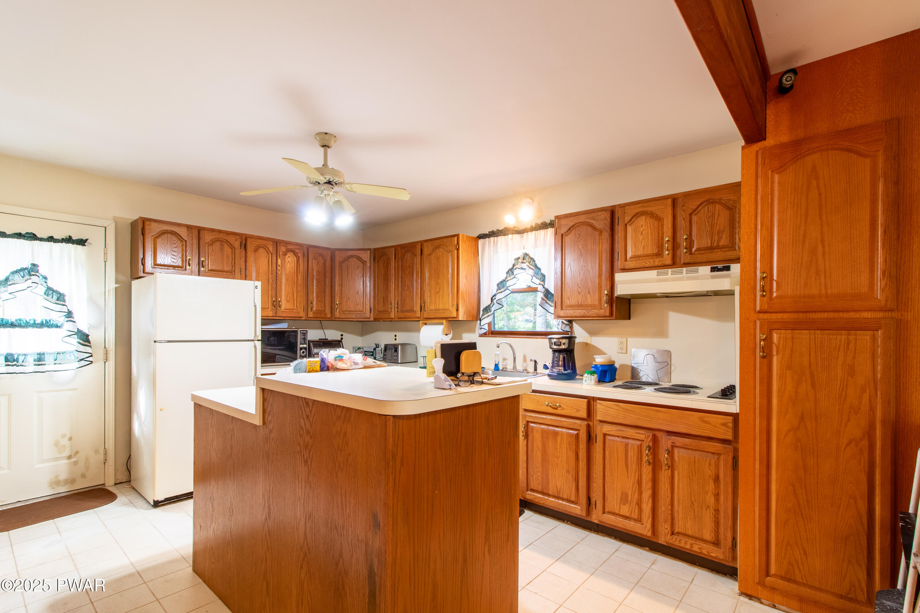 342 Lake Russell Road Newfoundland, PA 18445 - Photo 8 of 37 Kitchen