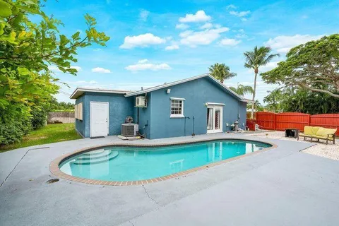 a house view with a outdoor space
