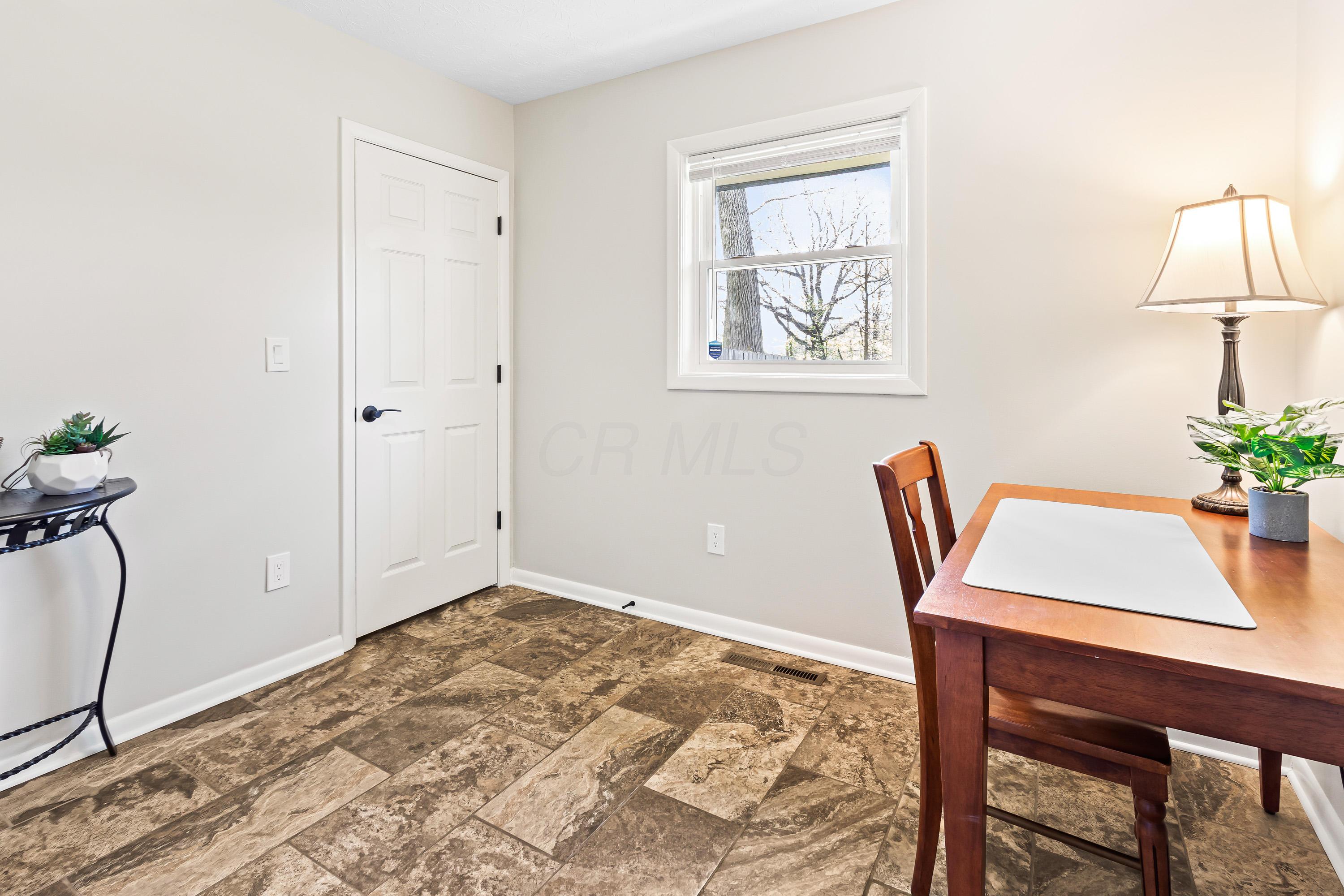 2844 Wildwood Road Columbus, OH 43231 - Photo 15 of 33