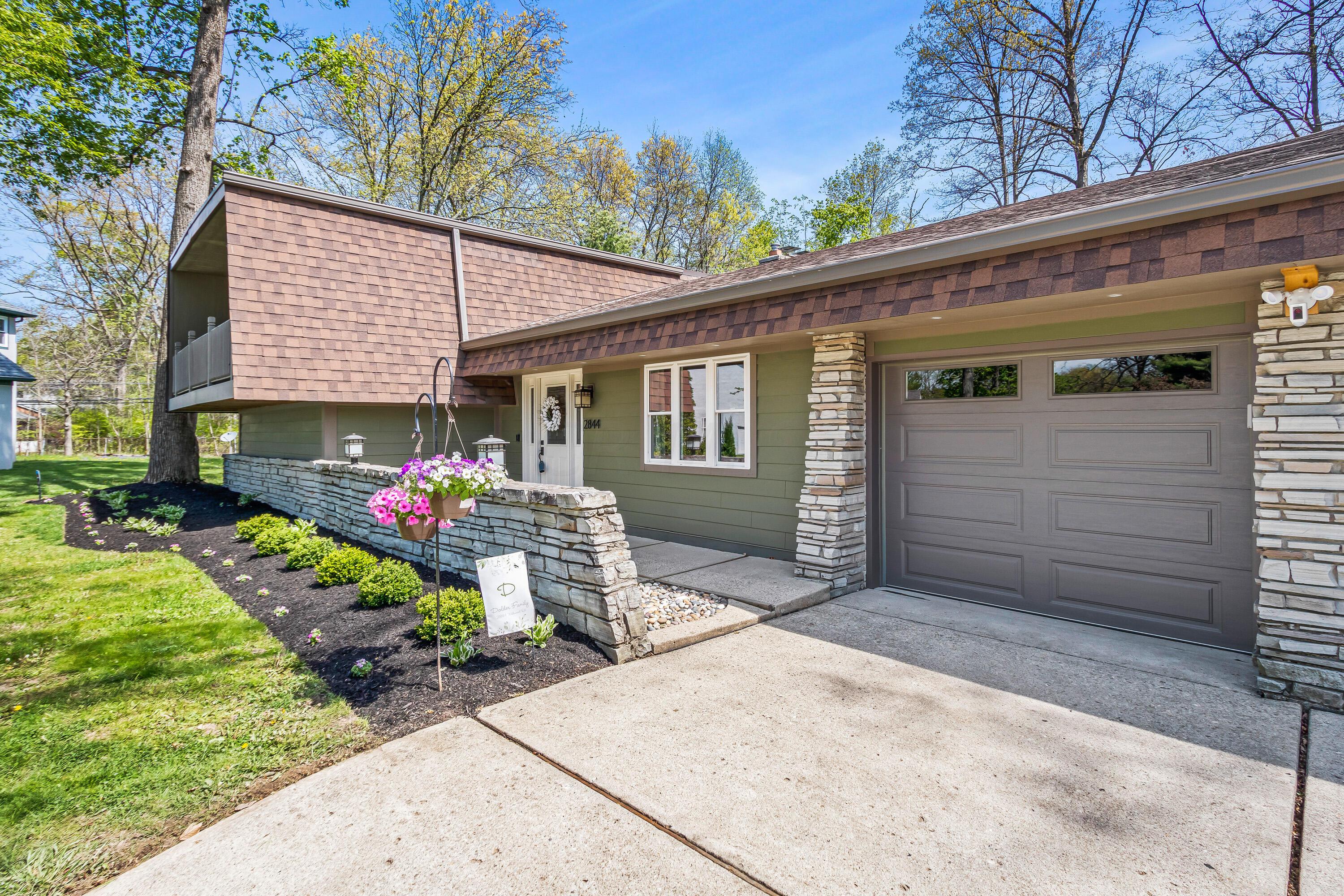 2844 Wildwood Road Columbus, OH 43231 - Photo 2 of 33