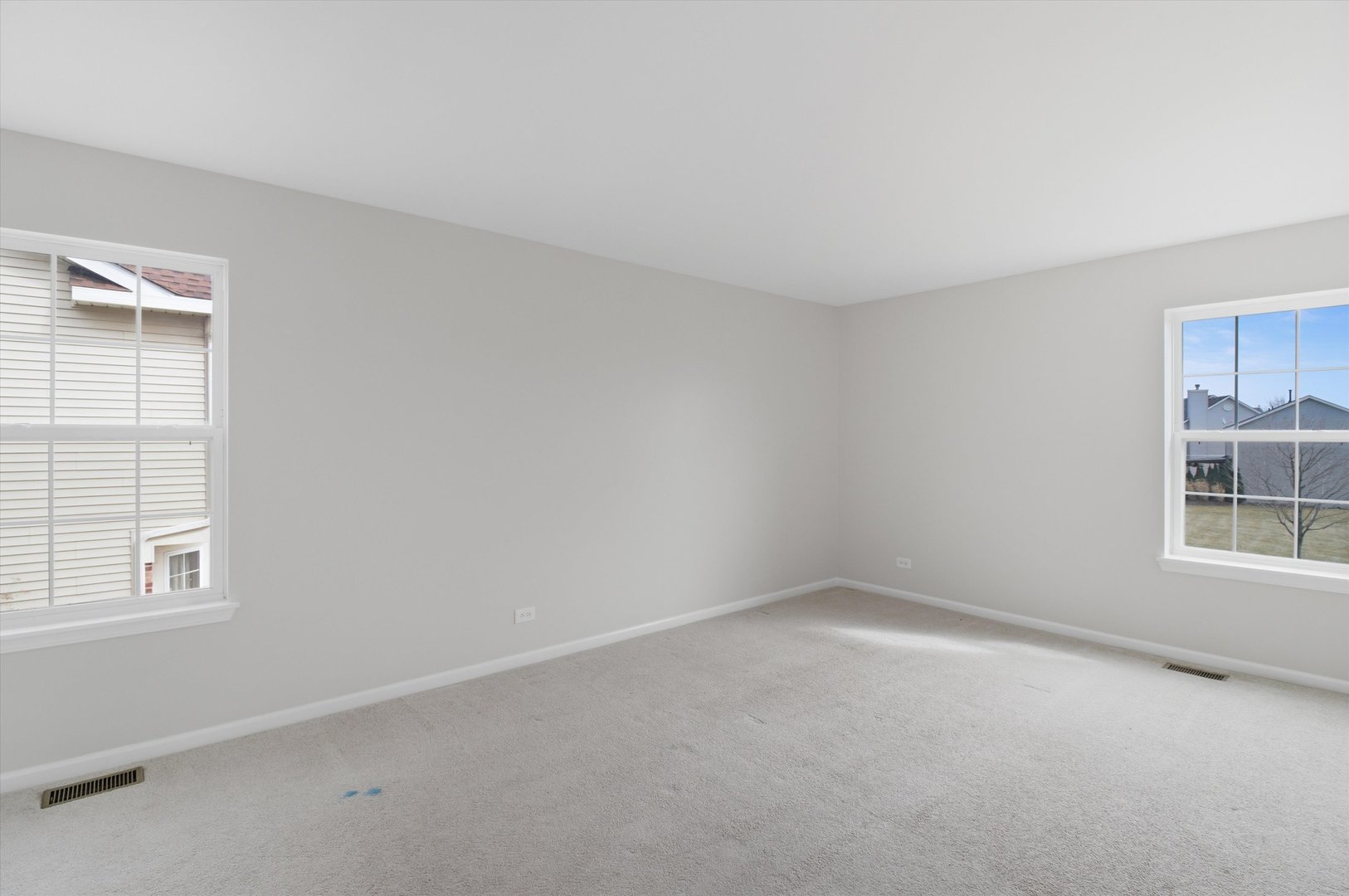 2511 Hennig Road Hampshire, IL 60140 - Photo 24 of 44 an empty room with a window