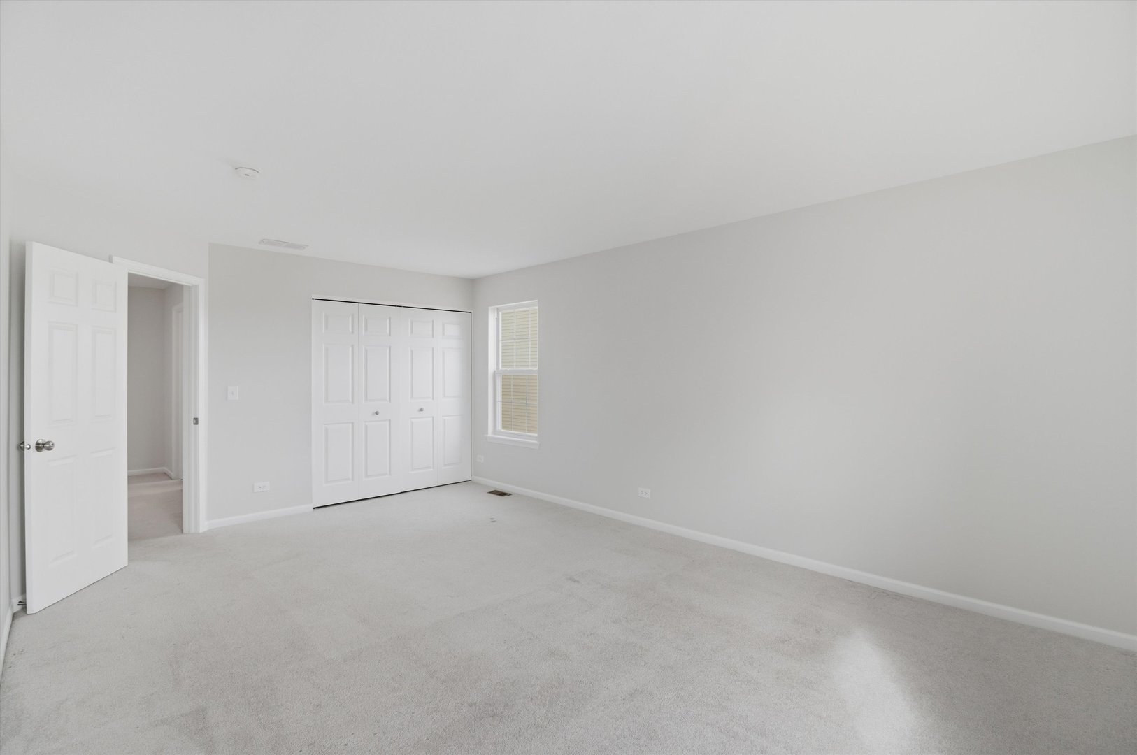 2511 Hennig Road Hampshire, IL 60140 - Photo 25 of 44 a view of an empty room and chandelier fan