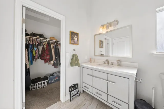 $379,000 | 914 Garland Avenue, Fresno, CA 93727