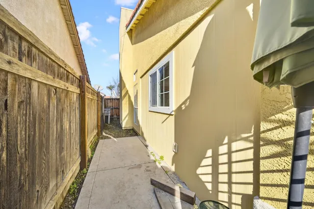 $379,000 | 914 Garland Avenue, Fresno, CA 93727