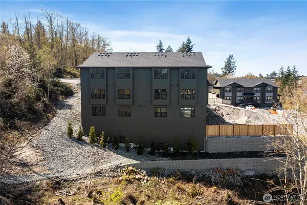 $459,990 | 117 Orchard Avenue South, Unit A, Eatonville, WA 98328