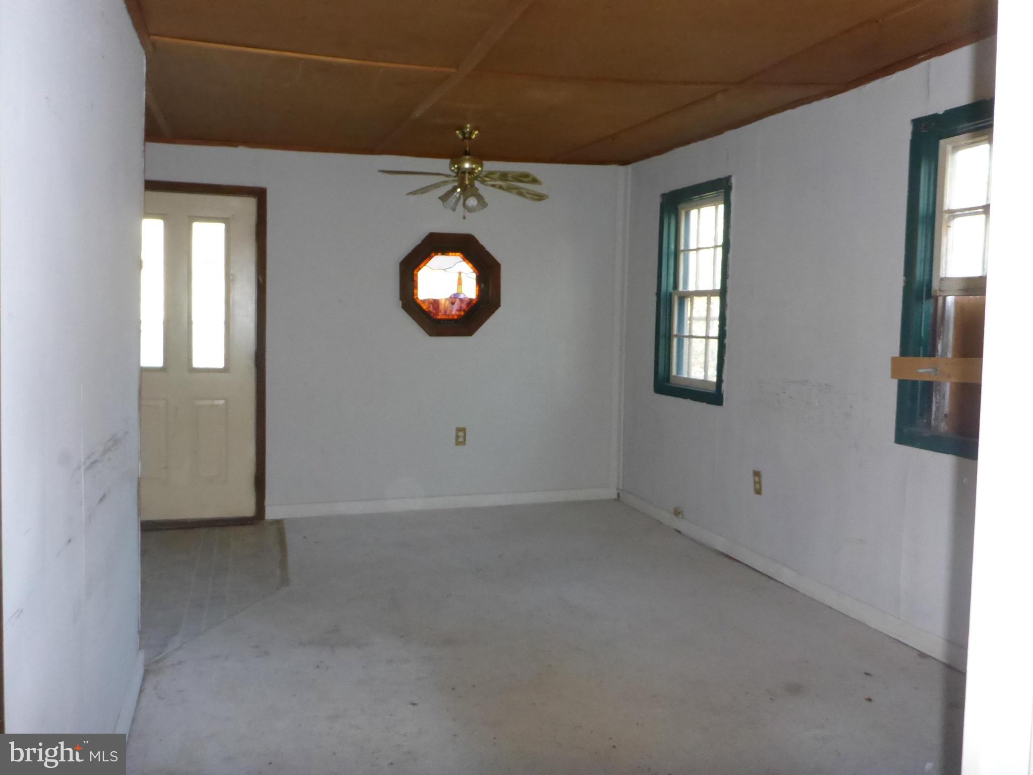 423 Chesapeake Road Charlestown, MD 21914 - Photo 8 of 18 Living Room