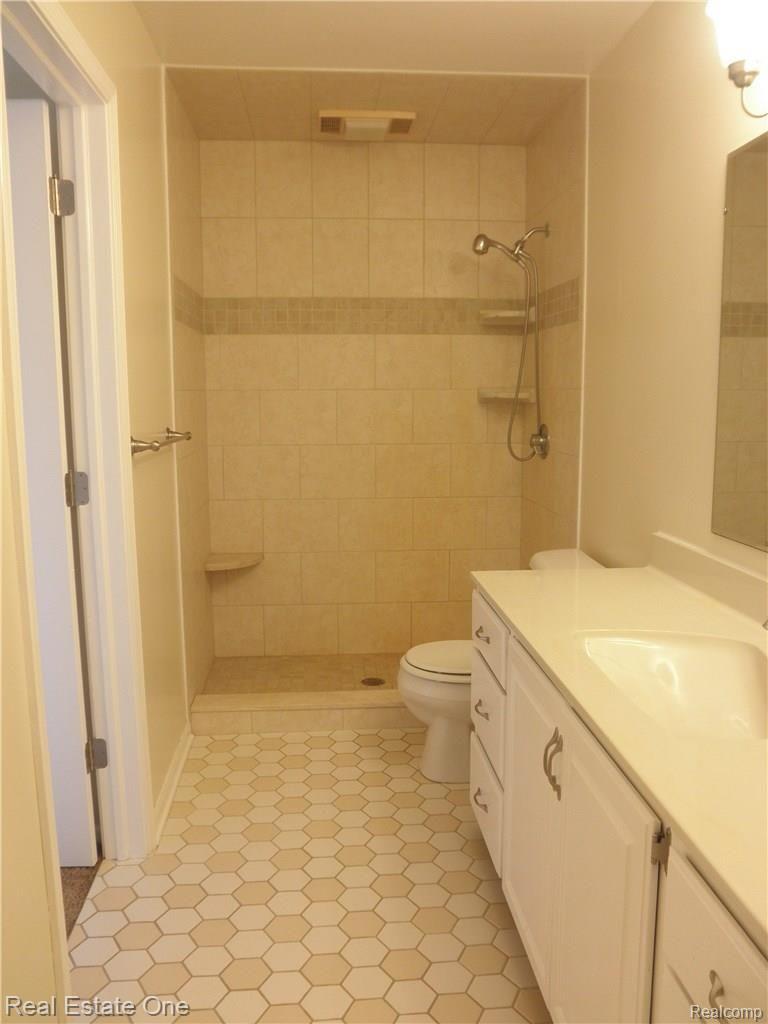 8240 Torrey Road Grand Blanc, MI 48439 - Photo 20 of 32 View 2 with lights on