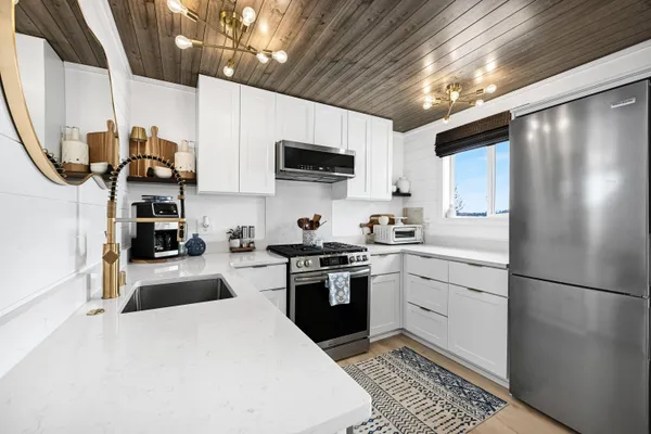 $699,000 | 2225 Lakeshore Drive, Dover, WI 53139