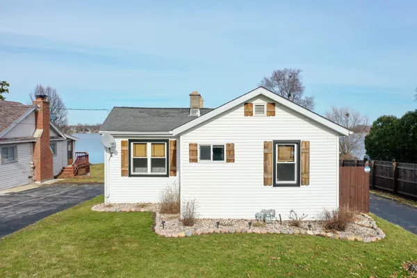 $699,000 | 2225 Lakeshore Drive, Dover, WI 53139