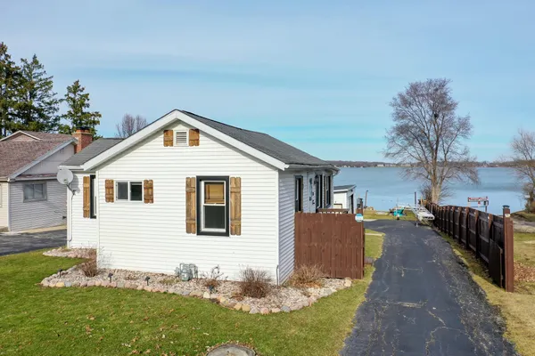 $699,000 | 2225 Lakeshore Drive, Dover, WI 53139