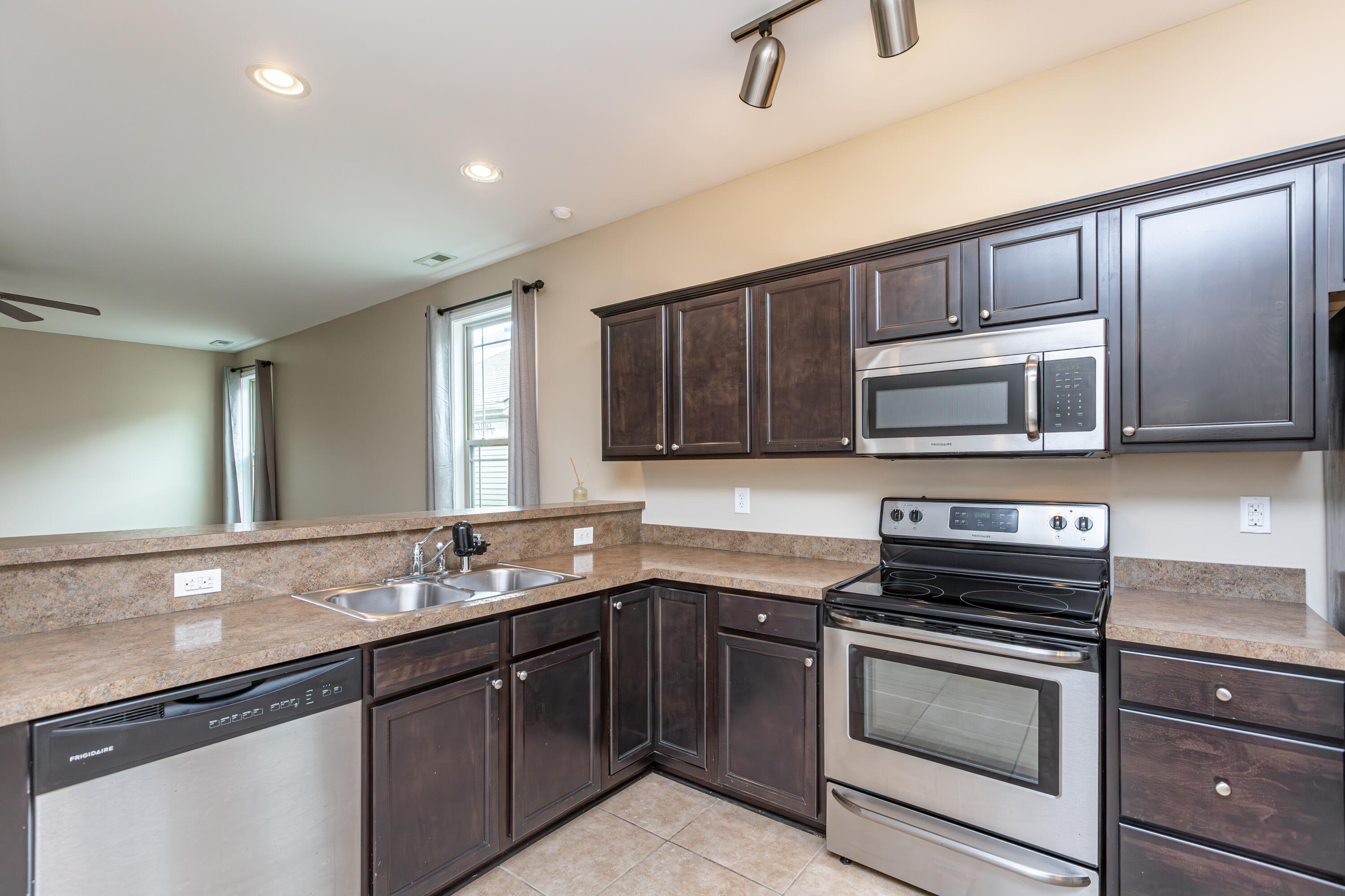217 Shell Court Lexington, KY 40511 - Photo 7 of 24 1-7