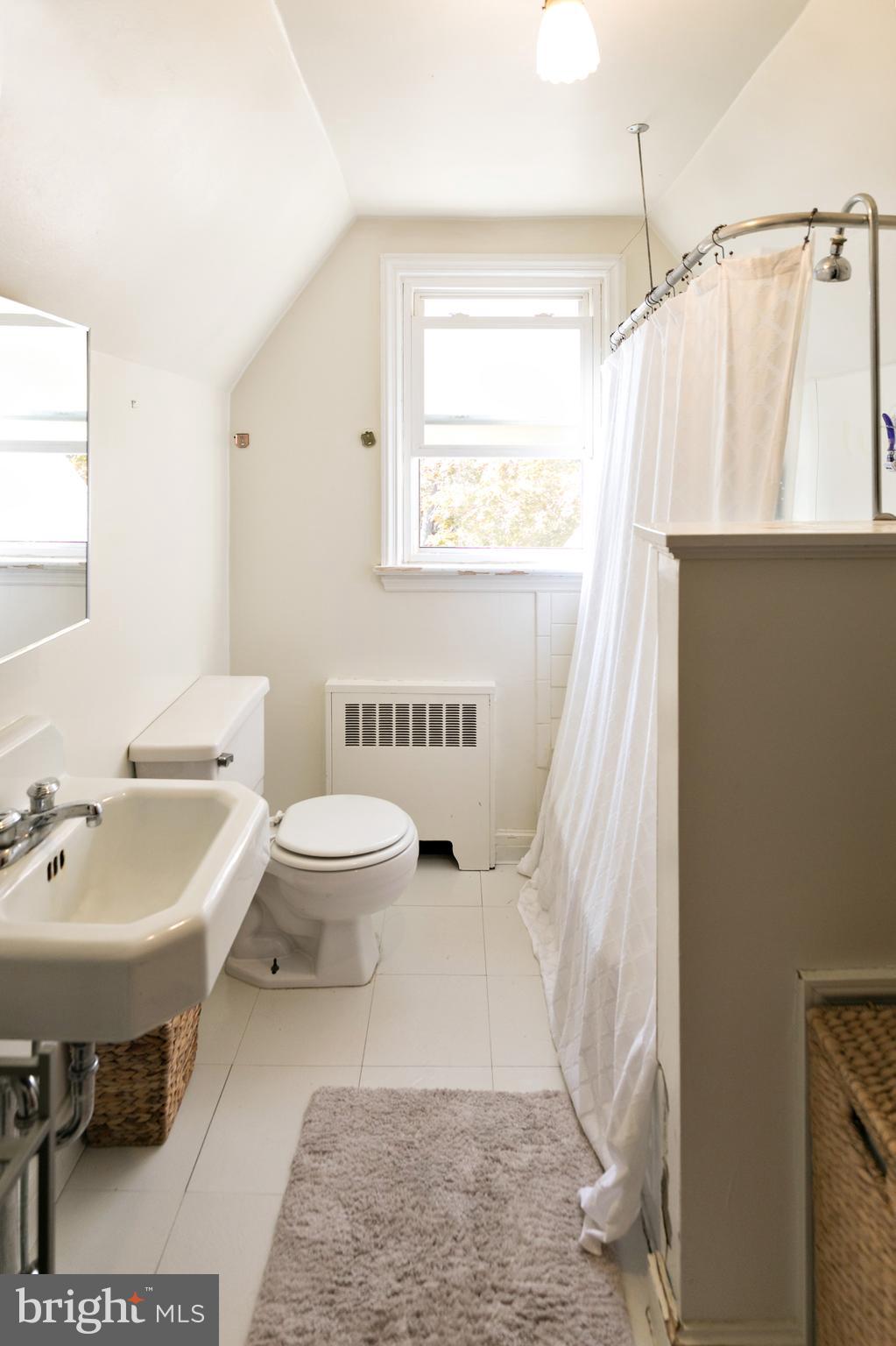 400 Stone Road Laurel Springs, NJ 08021 - Photo 8 of 34 Unit 2 Bathroom