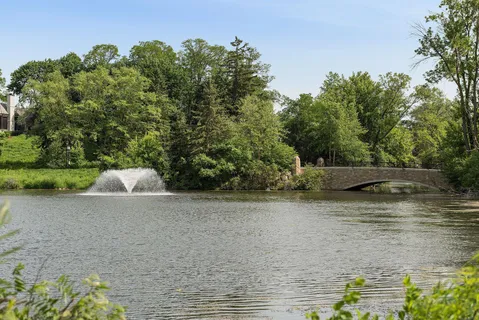 $3,600,000 | 425 Carpenters Point, Wayzata, MN 55391