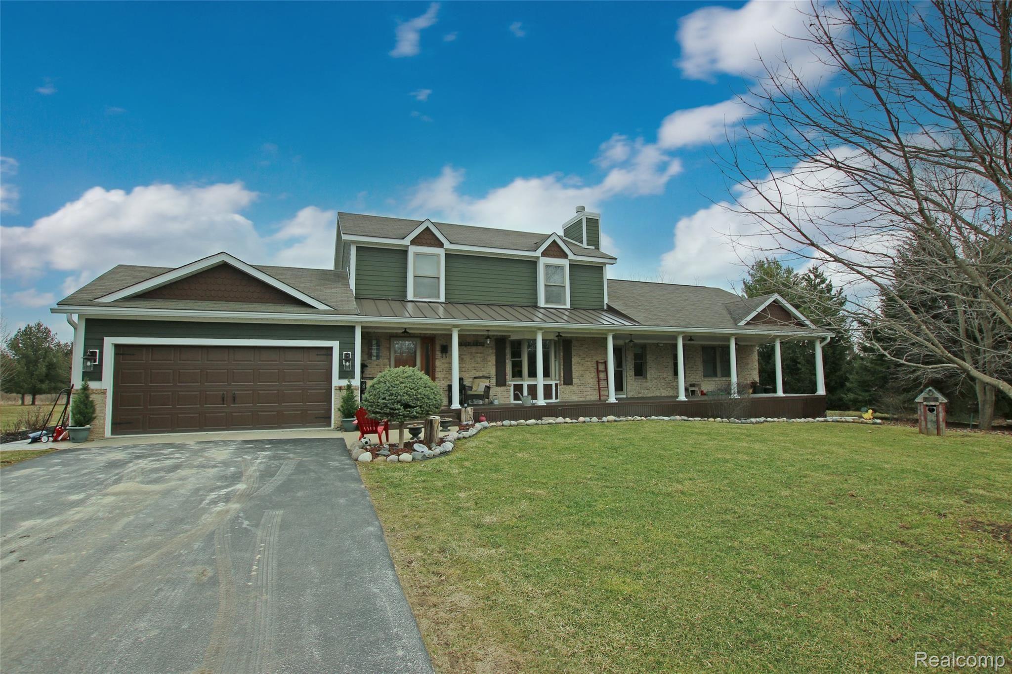 7037 Dutch Road Goodrich, MI 48438 - Photo 4 of 93 4) Front.jpg