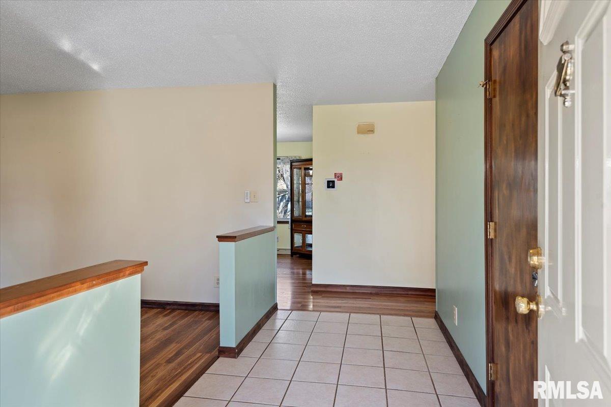 218 Wild Rose Lane Rochester, IL 62563 - Photo 2 of 39