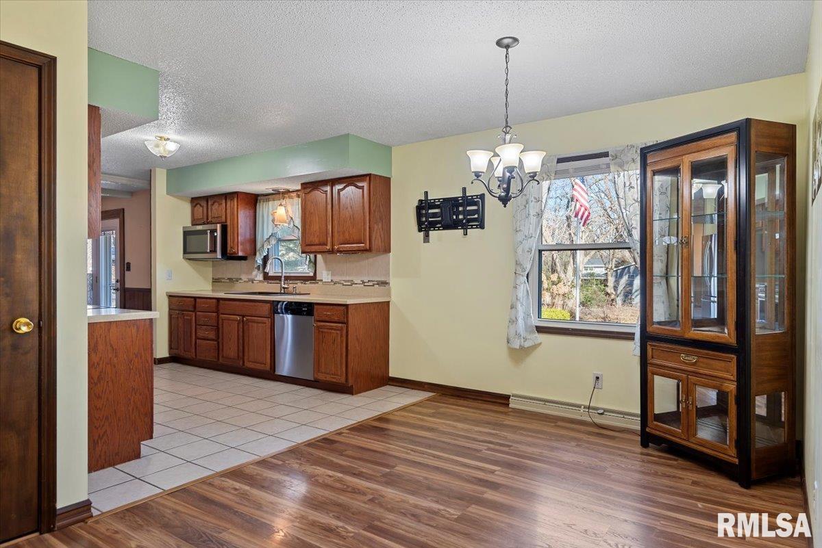 218 Wild Rose Lane Rochester, IL 62563 - Photo 7 of 39
