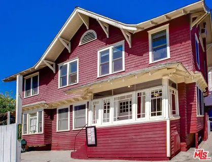 $2,195,000 | 105 Park Place, Venice, CA 90291