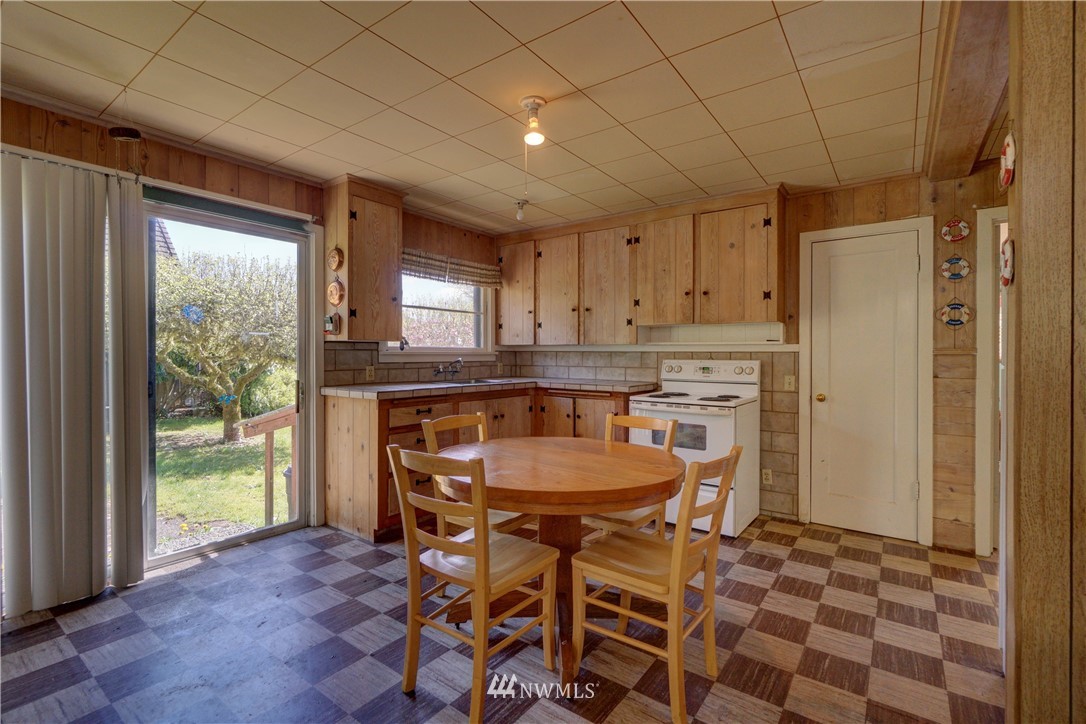 6421 Northeast North Shore Road Belfair, WA 98528 - Photo 9 of 25 Gallery Image 9