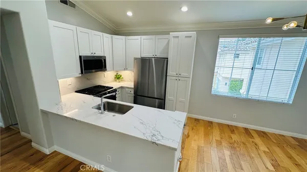 $3,600 | 802 Marinella Aisle, Irvine, CA 92606