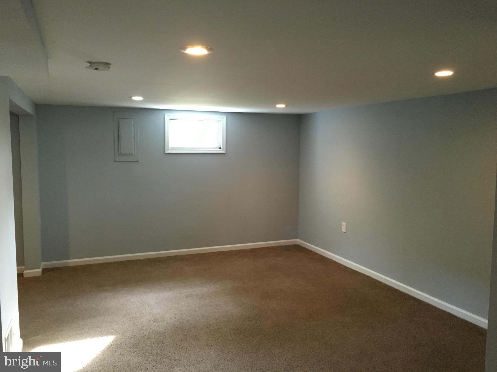 12809 Holdridge Road Silver Spring, MD 20906 - Photo 8 of 17 Family Room