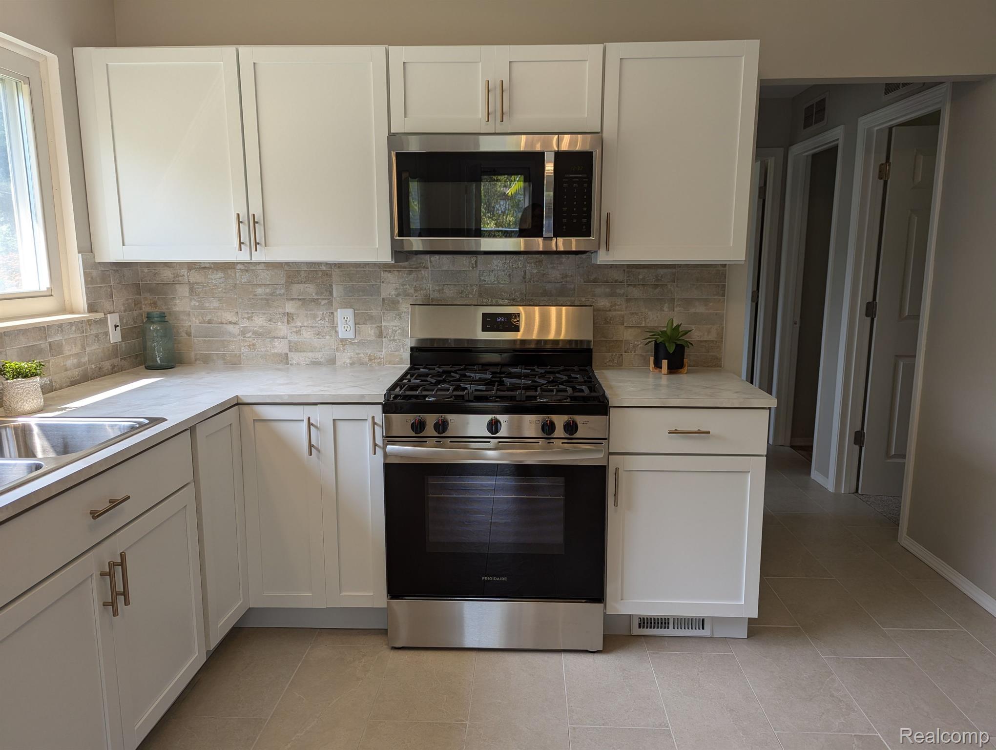 1522 East Dryden Road Metamora, MI 48455 - Photo 15 of 44 Gallery Image 15