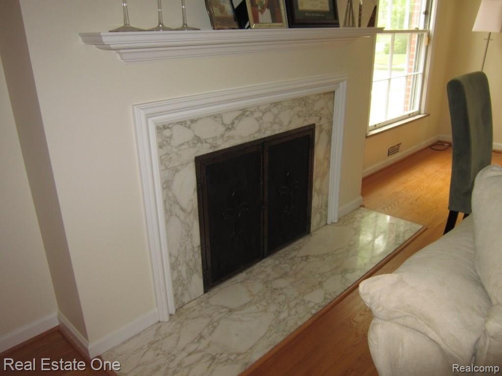 19665 Stratford Road Detroit, MI 48221 - Photo 6 of 36
