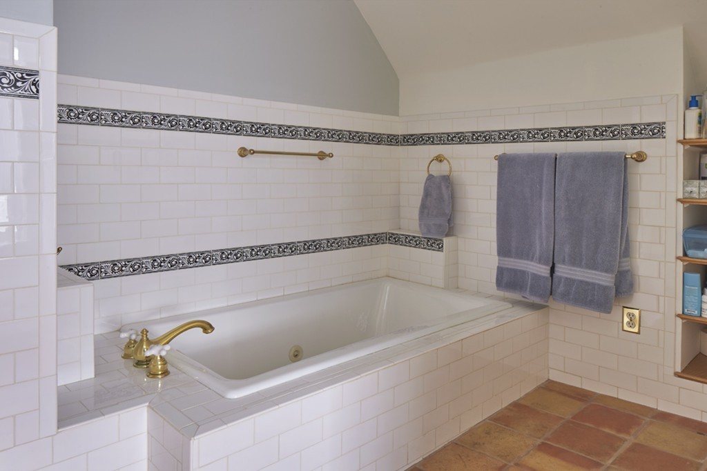 46 Highland Road Somerville, MA 02144 - Photo 9 of 13 Gallery Image 9