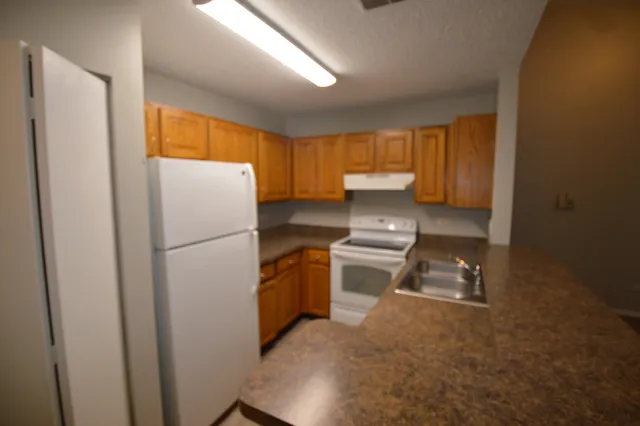 $1,550 | 1975 North Hicks Road, Unit 108, Palatine, IL 60074