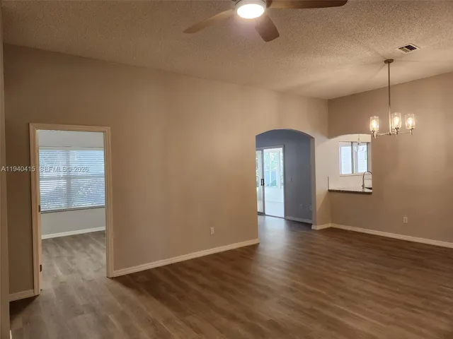 $369,369 | 309 Chula Vista Avenue, Lady Lake, FL 32159