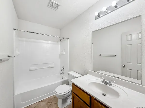 $1,800 | 9566 Everton, San Antonio, TX 78245