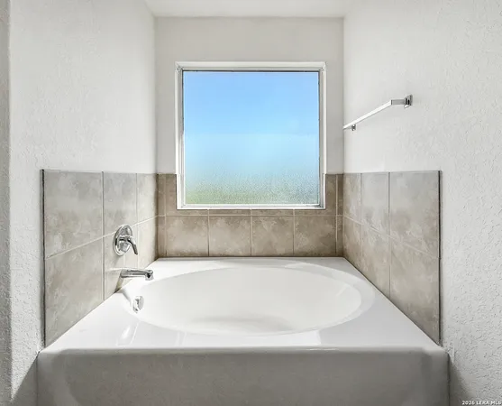 $1,800 | 9566 Everton, San Antonio, TX 78245