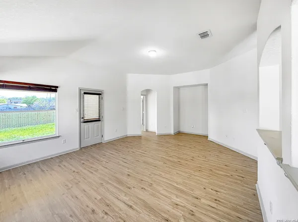 $1,800 | 9566 Everton, San Antonio, TX 78245