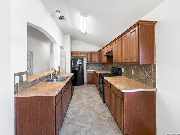 $1,800 | 9566 Everton, San Antonio, TX 78245