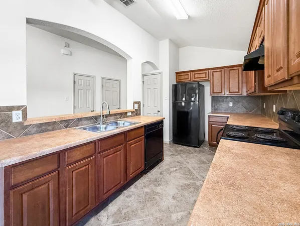 $1,800 | 9566 Everton, San Antonio, TX 78245