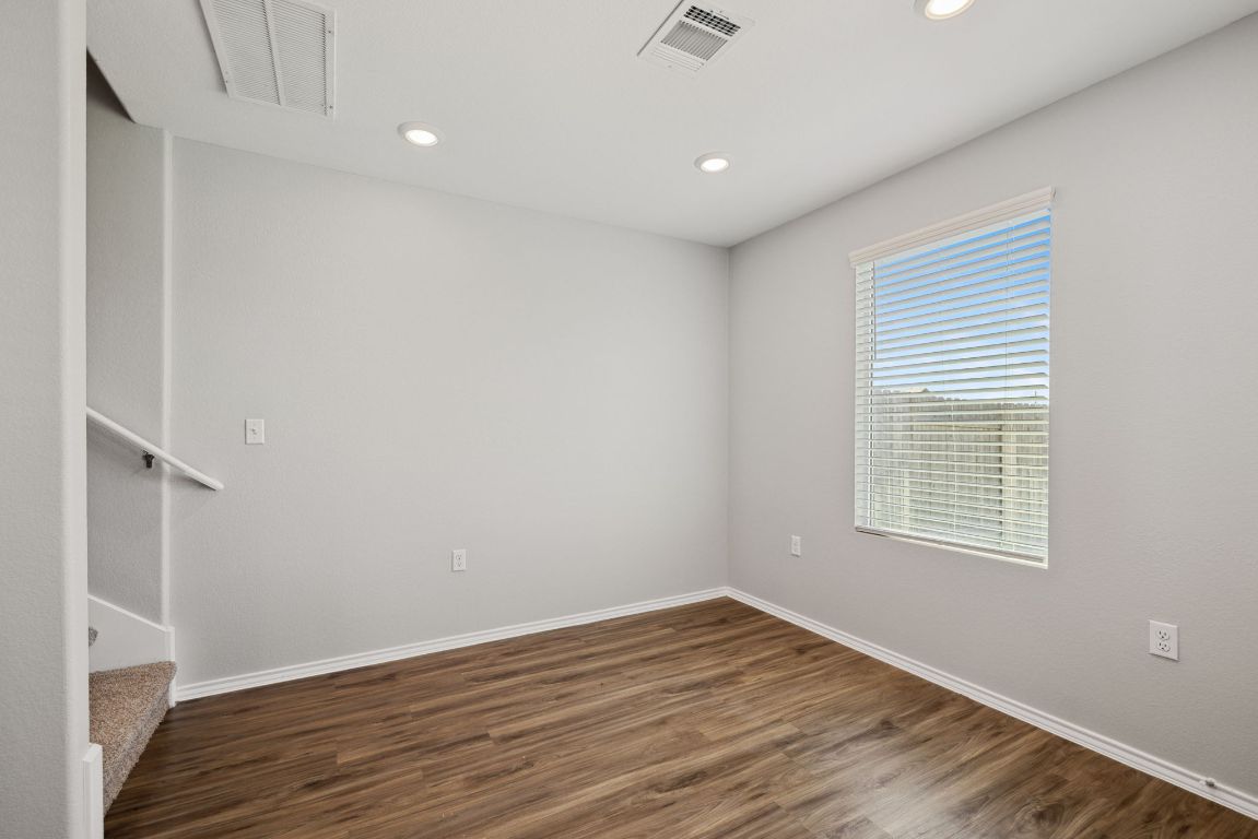 12101 Short Leaf Path Del Valle, TX 78617 - Photo 14 of 31