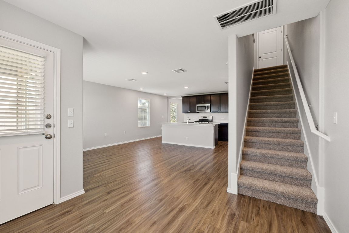 12101 Short Leaf Path Del Valle, TX 78617 - Photo 15 of 31