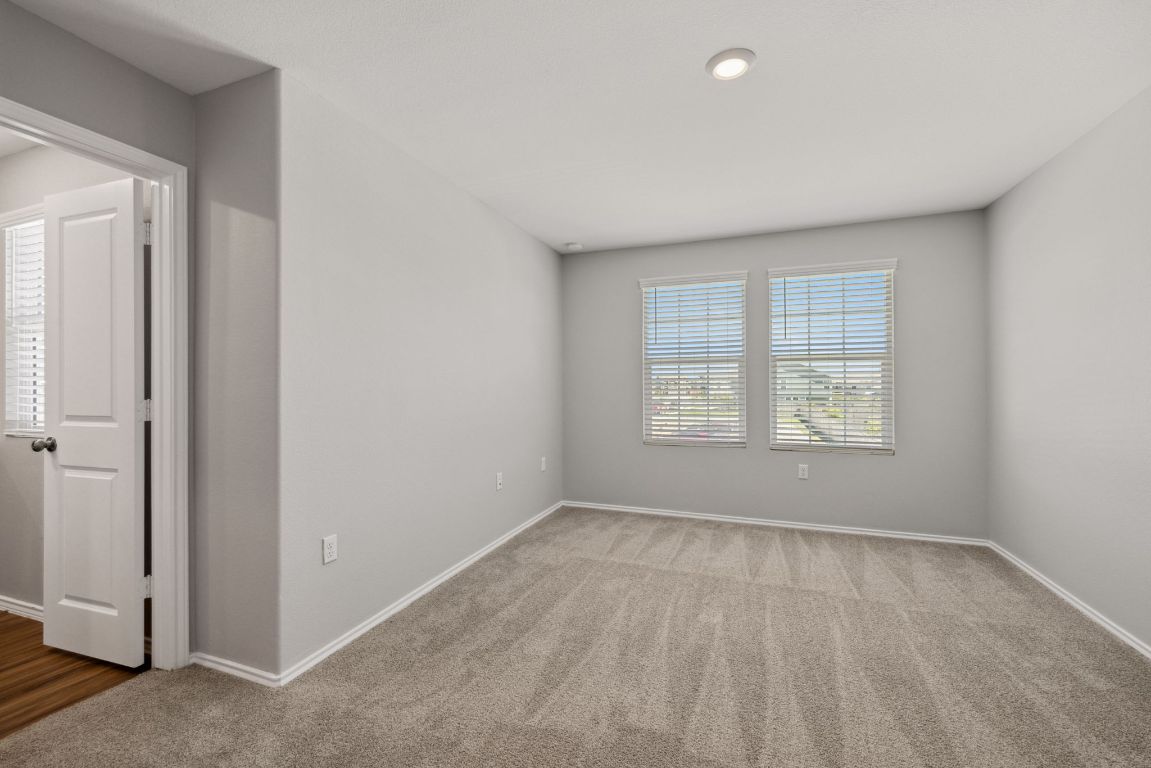 12101 Short Leaf Path Del Valle, TX 78617 - Photo 17 of 31